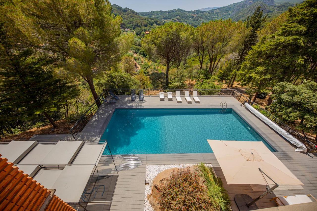 Casa Mitra Villa เชฟาลู ภายนอก รูปภาพ